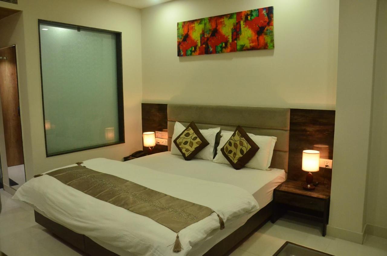 Hotel Sopan Heights Дели Экстерьер фото