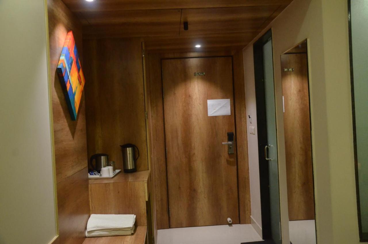 Hotel Sopan Heights Дели Экстерьер фото