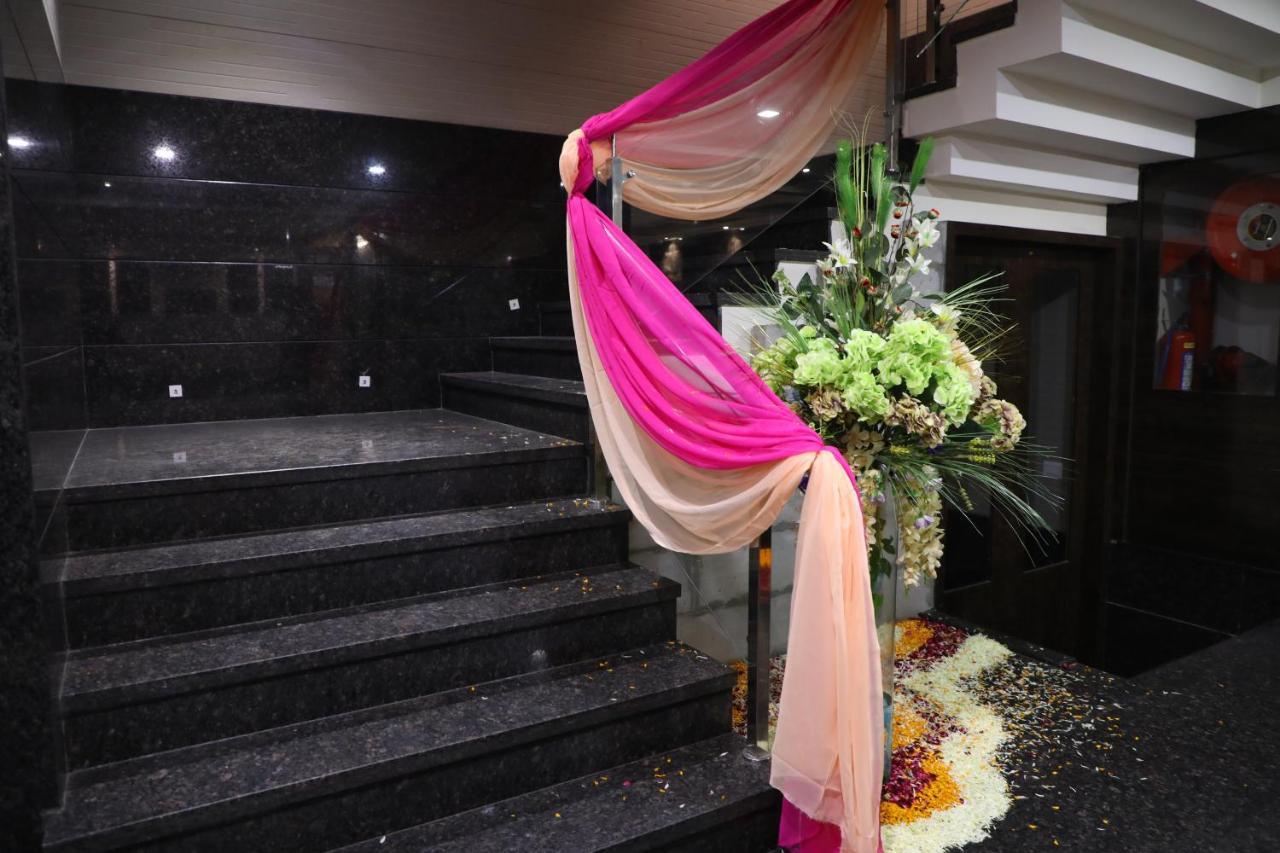 Hotel Sopan Heights Дели Экстерьер фото
